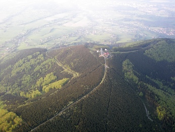  V 19 hodin op�t nad Javorov�m 