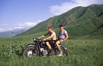  Prvn� kontakt s Ur�lkem - poho�� �on-ta� u Bi�keku 