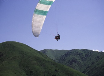  Dalibor s Blankou lezou Orlovi do raj�nu. V�ak on u� jim to spo��t� (pozn. - komory jim  p�epo��tal 3x) 