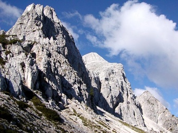  Mala Mojstrovka (uprost�ed) 