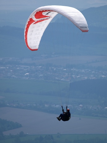  Tonda Pallas is in the air 
