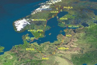 Družicová mapa Evropy s promítnutím záznamu trasy z GPS, čísly jsou označeny jednotlivé etapy cesty