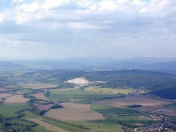  Z d�lky je vid�t lom u Z�b�ehu n.M. 