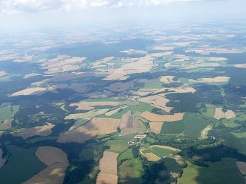 Mezi větroni Mezi větroni