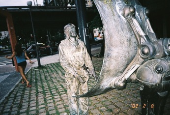  Pomn�k italsk�mu letci v Riu 