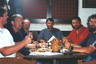  Pizza Calcone a Capricciosa, Foccacia, duo litre di vino rosso a �esko-moravsk� hladov� krky 