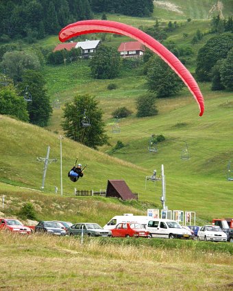  Nad p�ist�va�kou u parkovi�t� 