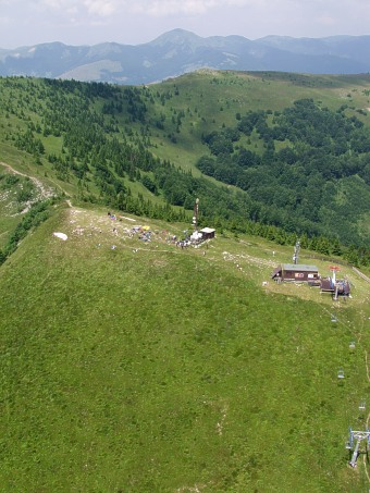  Startovi�t� Nov� hola, vpravo horn� stanice lanovky 