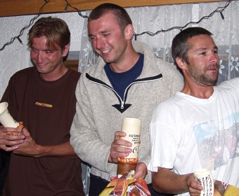  V�t�zov� kategorie Hobby - 1. J�n Koles�r (uprost�ed), 2. Peter Borgula (vlevo), 3. J�n Stehl�k (vpravo) 