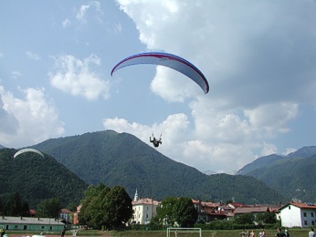  Karel p�ist�v� v c�li 