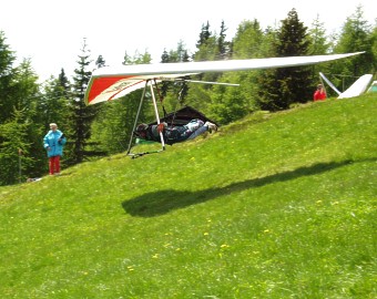  Dan Vyhnal�k startuje 