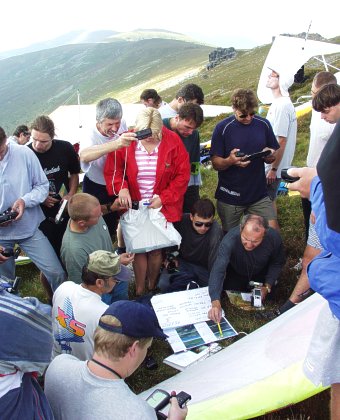  Briefing 