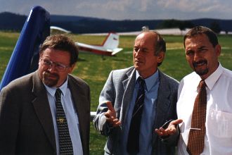  Sen�tor Kroupa s V�clavem Chv�lou 