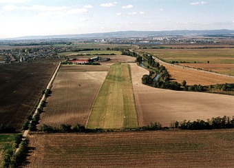  Prist�vacia dr�ha letiska v Kr�ovej 