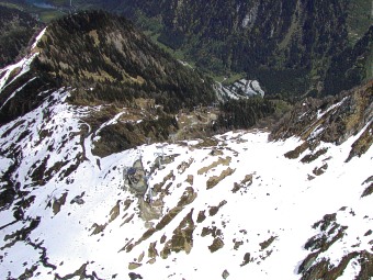  Mezistanice, lanovka dol� a parkovi�t� 