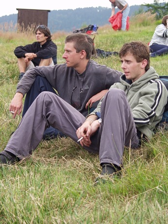  Talentovan� ml�de� v pop�ed�, zklaman� Juraj Kleja v pozad� 