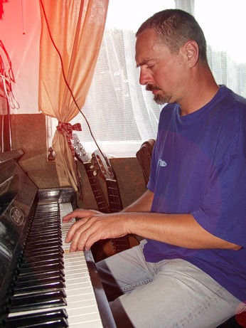  Radek Krampl alias Jazzman u piana v penzionu Kuka�ka 