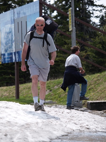  Roman Skokan si zapomn�l ly�e doma 