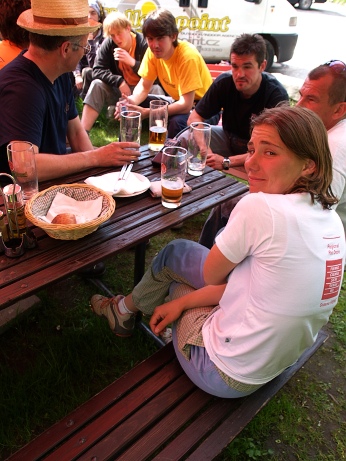  To� si sedni, vedle m� je to voln� 