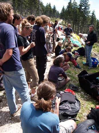  Briefing na �ern� ho�e 