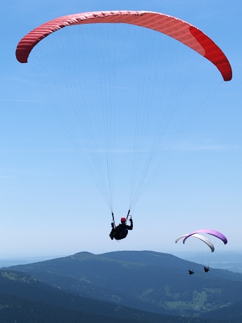  Roman Skokan ve vzduchu 