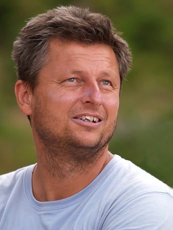  Radom�r Vyhlas 