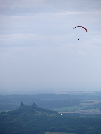  Jedin� turista ve vzduchu 