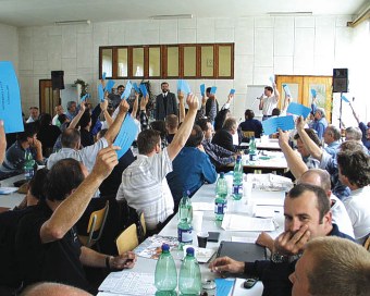  Zahradn�k s kone�nou platnost� odvol�n z funkce prezidenta LAA 