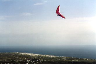  Moravsk rogalista nad pobem Lanzarote 