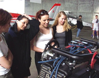  Nejv�t�� z�jem byl snad o motory ... 