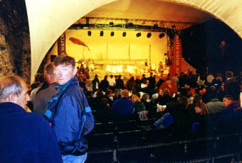  Ve front� na ve�e�i 