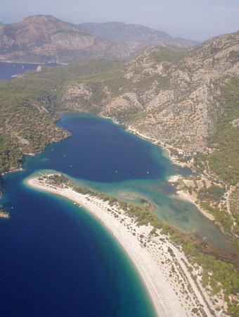  Z�padn� v�b�ek pl�e v �l�deniz a Klidn� laguna za n�m 