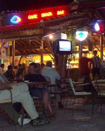  Po setm�n� u baru Cloud 9 