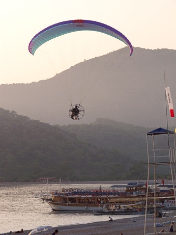  Viktor Proch�zka v podve�er nad pl�� 