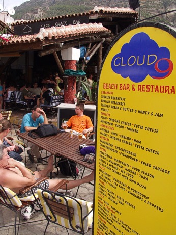  P�ed restaurac� Cloud 9 