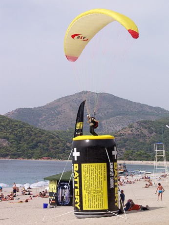  Trefa p�esn� na plechovku 