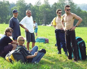  Radek a jeho parta je�t� ve st��zliv�m stavu 