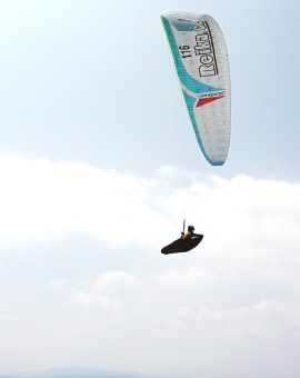  Mirek Varva�ovsk� na sv�m kajaku bez vesel 