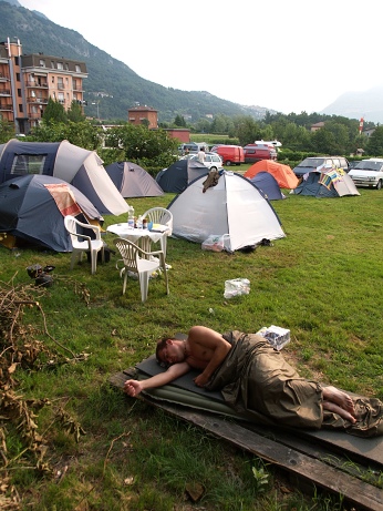  Brzy rno v tboiti, v poped mrtv slovensk vojk 