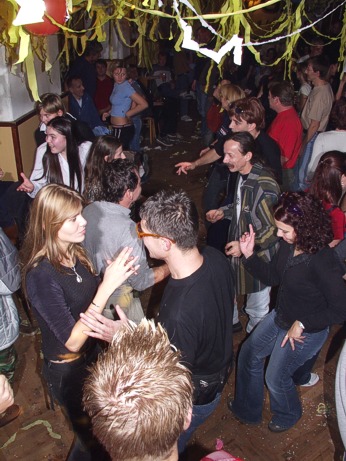  Na tane�n�m parketu 