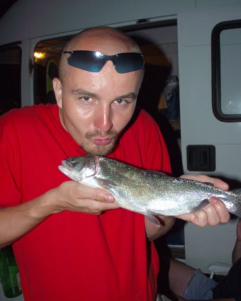  Nejmenovan� pilot z nezn�m� krajiny se sv�m �lovkem 