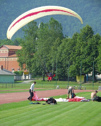  V c�li na stadionu 