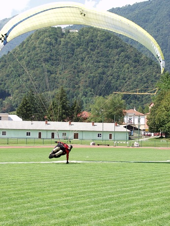  Uk�zkov� pr�let c�lovou p�skou 