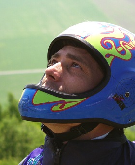  Tom� Lednik t�sn� p�ed startem 