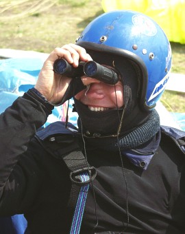  Sva�a Gandera se sv�m tlust�m sklem 