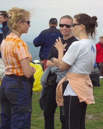  Martina �ern�, Hanka Maty�skov� a Monika Tranzikov� 