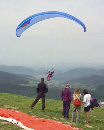  P�ist�v� lo�sk� v�t�z Tom� Lednik 