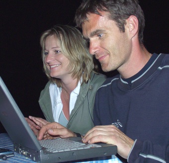  �editel z�vodu Michal Orolin s man�elkou 