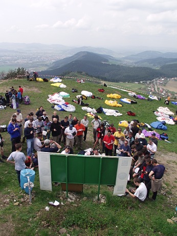  Briefing na startovi�ti 