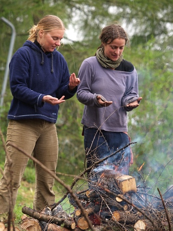  Zrovna na slet �arod�jnic n�m mus� za��t sn�it 